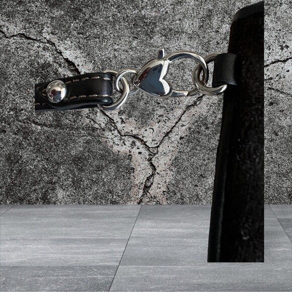 Juicy Couture Black Leather Shoulder Satchel Purse & Wristlet - Picture 14 of 16